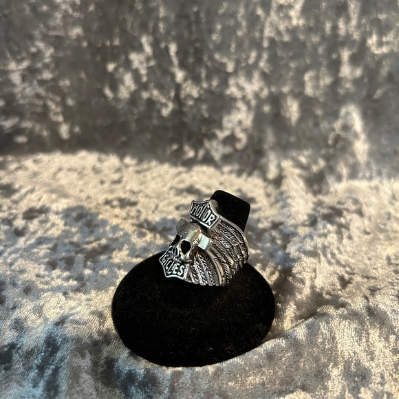 VINTAGE G&S SILVER SKULL MOTORCYCLE RING HD SKULL RING BIKER RING - Picture 5 of 5